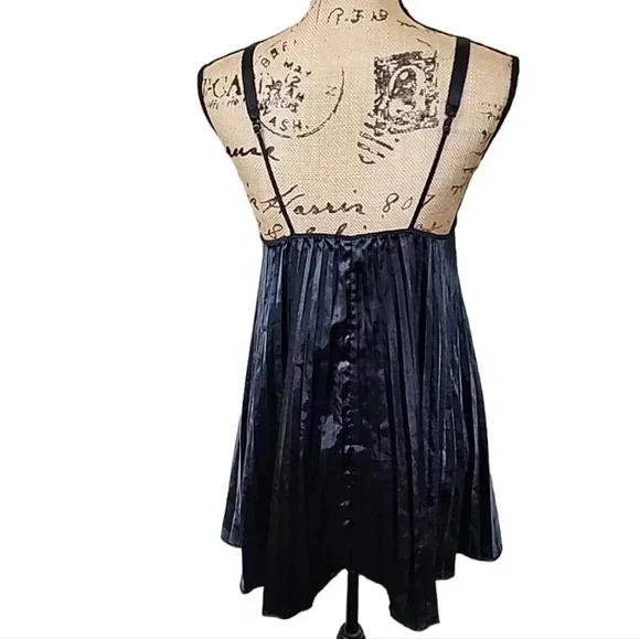 VICTORIA'S Secret Black Pleated Satin Mini Dress Night Gown. Size Medium - Picture 3 of 8